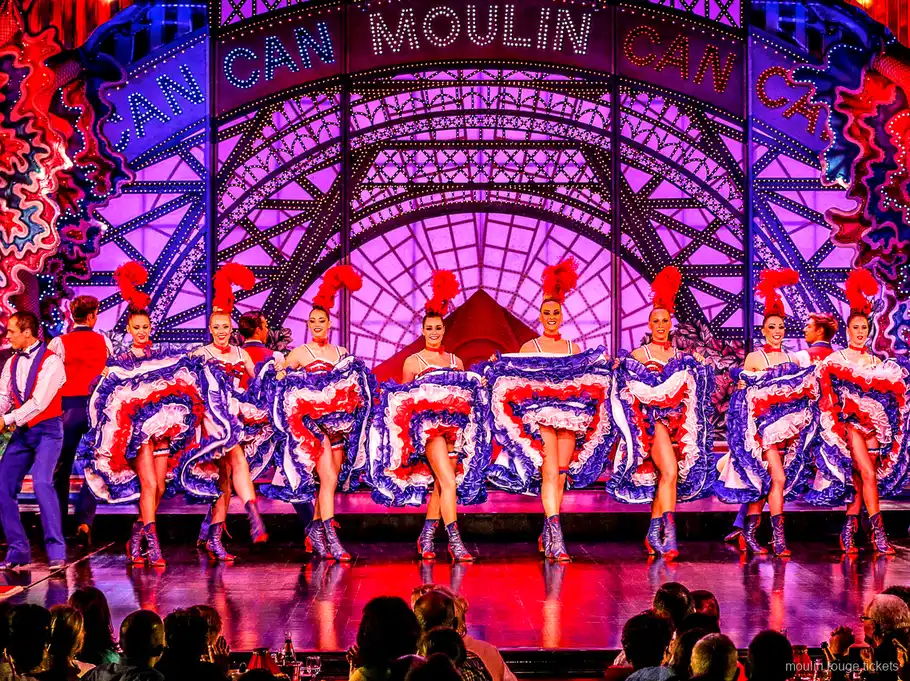 Ballerina di cancan in spaccata in volo con gonna blu a balze e partner, biglietti cena e spettacolo Moulin Rouge