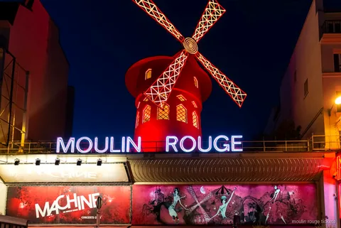 Moulin Rouge dinner show-billetter med champagne og returtransport i Paris